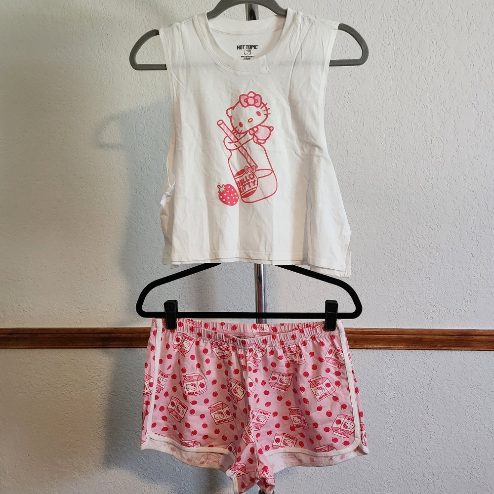 Hello Kitty strawberry milk lounge set